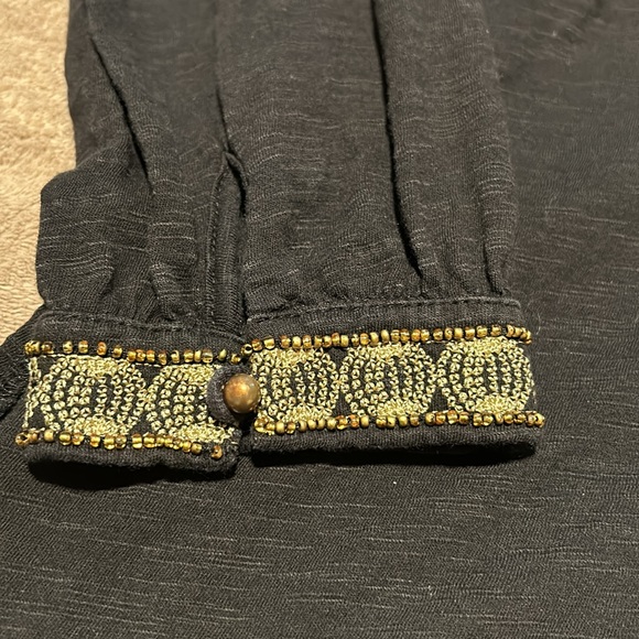 Lucky Brand V-Neck Top - Picture 4 of 11